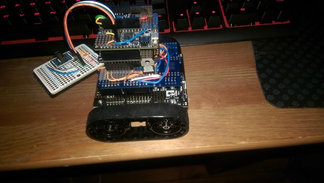 Adafruit-feather-m0-on-pololu-zumo-shieldchassis 30478264816 O