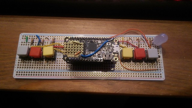 Adafruit-feather-samd21-remote-control-with-nrf24 30578507180 O